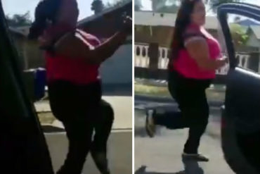 ¡PENA AJENA! Así rodó esta señora en plena pista después de intentar bailar el “Chona Challenge” con su carro a baja velocidad (+Video)