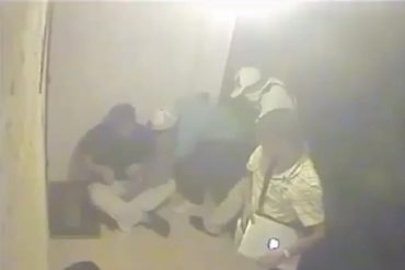 ¡ATERRADOR! El video que muestra cómo un grupo de malandros robaron en la Urb. Vista Alegre y dispararon a joven que los enfrentó