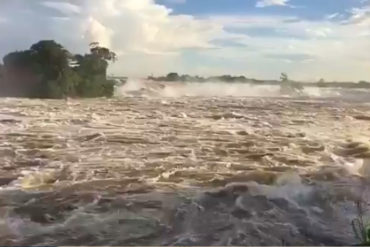 ¡LO ÚLTIMO! Bloquearon el acceso al parque La Llovizna por crecida del río Caroní (+Videos que impresionan)