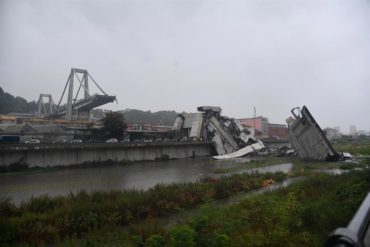 ¡VEA! El aterrador momento en el que se derrumba un viaducto en Italia: reportan 30 muertos (+Fotos +Video impactante)