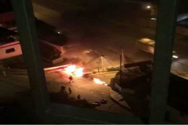 ¡URGENTE!  Reportan detonaciones y barricadas en Los Teques por fallas eléctricas ( aseguran que hay policías heridos +Fotos)