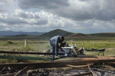 ¡QUÉ INDIGNANTE! «No nos arrepentimos de nada, hicimos lo correcto», dice uno de los brasileños que quemó campamento de inmigrantes venezolanos