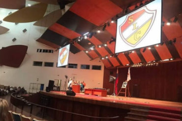 ¡INDIGNANTE! Alquilaron el Aula Magna de la UCV para una graduación de bachilleres (las redes estallaron) (Fotos+Videos)