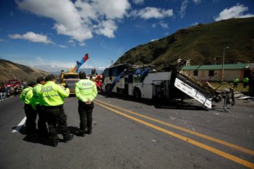 ¡QUÉ HORROR! Encontraron media tonelada de droga en autobús que se volcó en Ecuador y dejó un saldo de 23 personas muertas