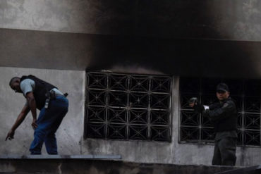 ¿UNA FARSA? Bomberos en escena de la explosión desmienten versión del gobierno (dicen que explotó bombona de gas) +Fotos