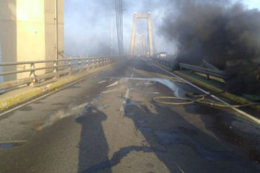 ¡QUÉ FUERTE! Mira las imágenes del incendio que se registró en el puente sobre el Lago de Maracaibo (reportan que se derrite el asfalto)