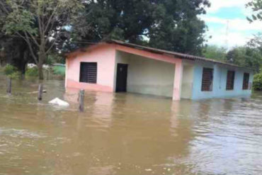 ¡IMPACTANTES! Las impresionantes imágenes de Puerto Páez bajo las aguas por desbordamiento de los ríos Meta y Orinoco (y Maduro pata e’ rolo)