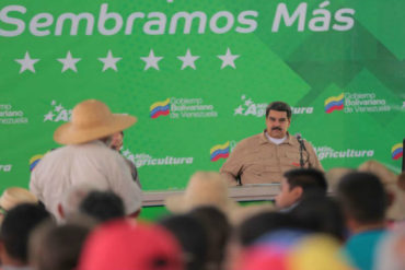 ¡ESA LISTA ES LARGA! Maduro pidió a los campesinos “un papelito” con nombres de funcionarios corruptos