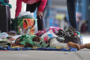 ¡DOLOROSO! Al menos 8 menores venezolanos ingresaron solos a Perú por la frontera