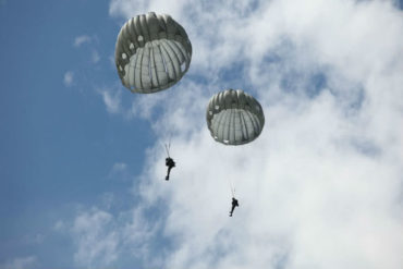 Un mayor del Ejército murió en Aragua en una práctica de entrenamiento de salto en paracaídas