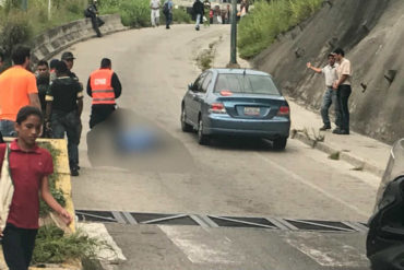 ¡LAMENTABLE! Atropellaron a una señora cuando salió corriendo para hacer una cola por azúcar