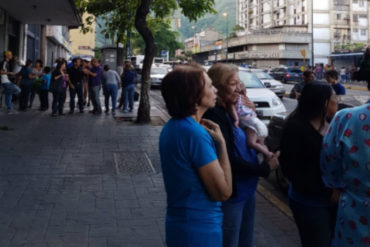 ¡VÉALO! Gente salió a las calles por temor tras fuerte sismo de 6.3 grados que sacudió a Caracas y varios estados del país (+Fotos)