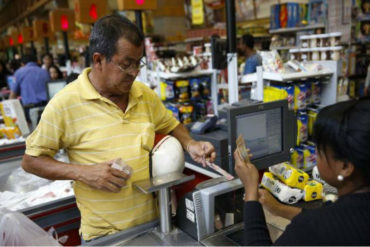 ¡NO ES JUEGO! La alarmante recomendación de este economista tras paquetazo anunciado por Maduro