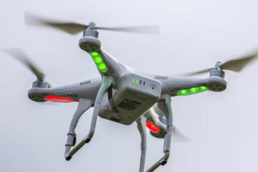 ¡ENTÉRESE! EEUU creó un nuevo sistema que puede arrojar drones desde un helicóptero (+Foto)