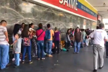 ¡INHUMANO! Así son las kilométricas colas en el Saime a la espera de respuestas por el pasaporte (+Video)