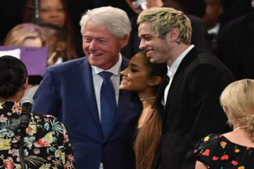 ¡LO DESTRUYERON! Las miradas de Bill Clinton a Ariana Grande en pleno funeral desataron una ola de críticas (Fotos+Video)