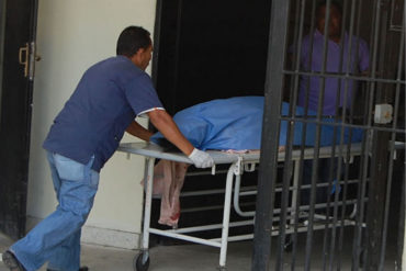 ¡LAMENTABLE! Un joven murió en Maracay tras caer aparatosamente de su cama