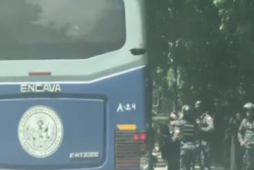 ¡REPRESORES! PNB detuvo autobús que trasladaba a profesores universitarios que iban a protestar a la Opsu (+Video)