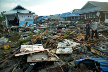 ¡LO ÚLTIMO! Encontraron a 34 niños sepultados tras el potente terremoto de 7,5 en Indonesia (hay 86 desaparecidos)