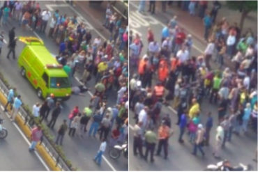 ¡QUÉ HORROR! Conductor pisó el acelerador en plena protesta de los abuelos y atropelló a una anciana porque no le cedieron el paso