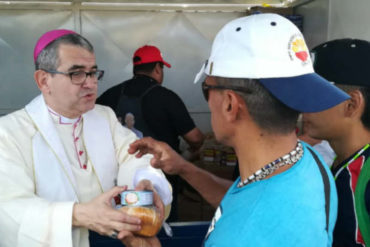 ¡SEPA! Caminantes venezolanos recibirán alimentos recolectados en 8 parroquias de Cúcuta