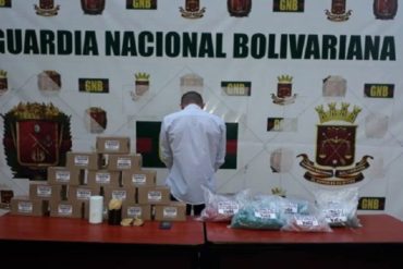 ¡SÉPALO! Por tener más de 20 kilos de presunta cocaína en una caja de cartón detuvieron a un hombre en Táchira