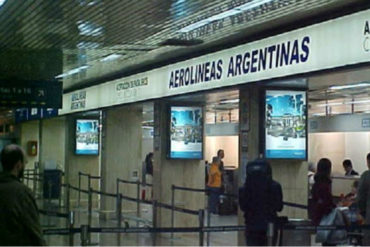 ¡CONMOVEDORA! El reencuentro de una familia venezolana en el aeropuerto de Argentina (+Foto estremecedora)