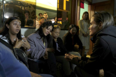 ¡SOLIDARIA! Angelina Jolie visitó a migrantes venezolanos en Perú por segundo día consecutivo este #22Oct