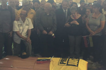 ¡DOLOROSO! Así fue el sepelio del concejal Fernando Albán en el Cementerio del Este (presentes gritaron “justicia”) (Videos +Fotos)