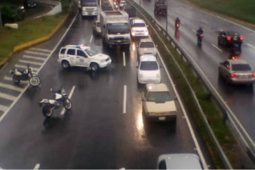 ¡SEPA! Ultimados dos secuestradores al enfrentarse con el GAES en la autopista Francisco Fajardo