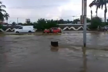 ¡BAJO EL AGUA! Así de desastrosas quedaron las calles de Maracaibo por el fuerte aguacero (algunas zonas están incomunicadas )(+Video)