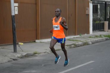 ¡AUNQUE NO LO CREA! Ganó el maratón de Acción Democrática y el triunfo se lo dedicó a Hugo Chávez (+Fotos)