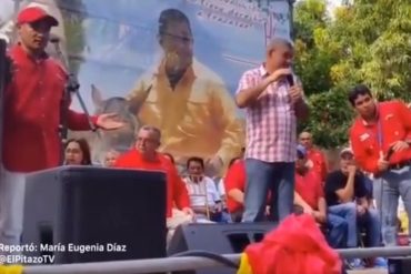 ¡DOSIS DE PATRIA! Ministro del Trabajo interrumpió su discurso en tarima a causa de un apagón: «Se fue la luz» (+Video)