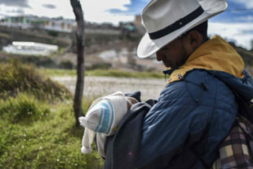 ¡QUÉ LAMENTABLE! Bebé venezolana murió cuando atravesaba el páramo de Berlín en Colombia con su familia (tuvo un paro respiratorio)