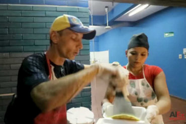 ¡EMPRENDEDOR! La historia del venezolano que vende cachapas en Paraguay (+Video)