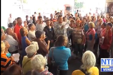 ¡SIN MIEDO! Jubilados alzaron su voz: “Yo quería a Chávez, pero se me han muerto familiares por falta de medicinas” (+Video)