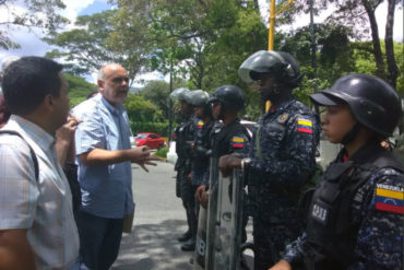 ¡ABUSO DE PODER! Marcha intergremial de la UCV no concluyó porque la GNB y PNB les impidió el paso (exigían sueldos dignos)(+Fotos)