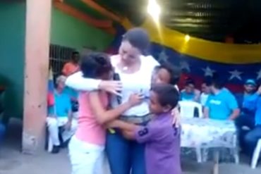 ¡EMOTIVO! El pedido de una niña a María Corina: «Quiero que arregles Venezuela para que mi abuela tenga sus medicinas” (+Video)