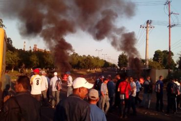 ¡MOLESTOS! Trabajadores de Sidor se fueron a las calles este #3Oct para exigir mejoras salariales (Fotos + Videos)