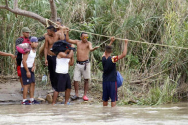 ¡OÍDO AL TAMBOR! Acnur alerta de los peligros del cierre frontera colombo-venezolana: «La gente está desesperada por cruzar”