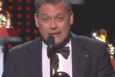 ¡QUÉ ORGULLO! Juan Carlos Luces ganó Latin Grammy por Mejor Canción Tropical y habló en su discurso de la situación en Venezuela (+Video)