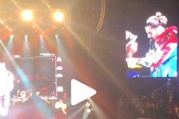 ¡GRANDE! «Venezuela, cuenta con nosotros»: El mensaje de Maluma a una venezolana en pleno concierto (+Video)