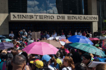 ¡GRAVE! Trabajadora del sector educativo denuncia la críticas condiciones en las que laboran: «Tenemos estudiantes que se nos desmayan» (+Video)