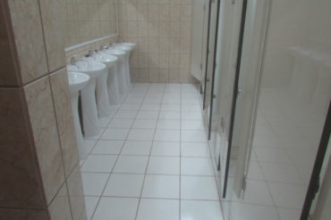 ¡QUÉ FUERTE! Encontraron a liceísta masturbándose en el baño de mujeres de una institución en Puerto Ordaz