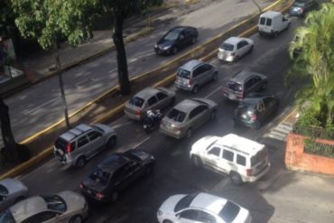 ¡ATENCIÓN! Reportan largas colas para surtir gasolina en Caracas este #2Nov (+Videos +Fotos)