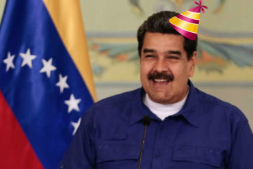 ¡Y EL PAÍS CAYÉNDOSE! La mega torta que le picaron a Maduro en su cumpleaños (+Fotos +los 4 gatos que lo acompañan)