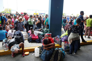 ¡DESGARRADOR! Migrante venezolano en Argentina: Abandonar Venezuela fue como si me enterraran vivo (+Video)