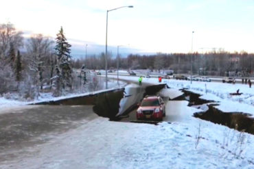 ¡AQUÍ ESTÁN! Las imágenes más impactantes del peor sismo en los últimos 50 años en Alaska (+Videos)