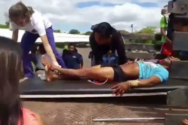 ¡TERRIBLE! Momento en el que trasladan a indígenas heridos de bala tras operativo de la Dgcim en Canaima (+Video)