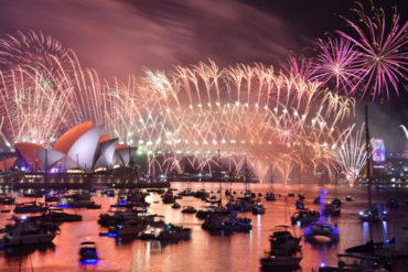 ¡MAJESTUOSO! El impresionante espectáculo de fuegos artificiales por el fin de año en Sydney, Australia (+Video +Fotos)